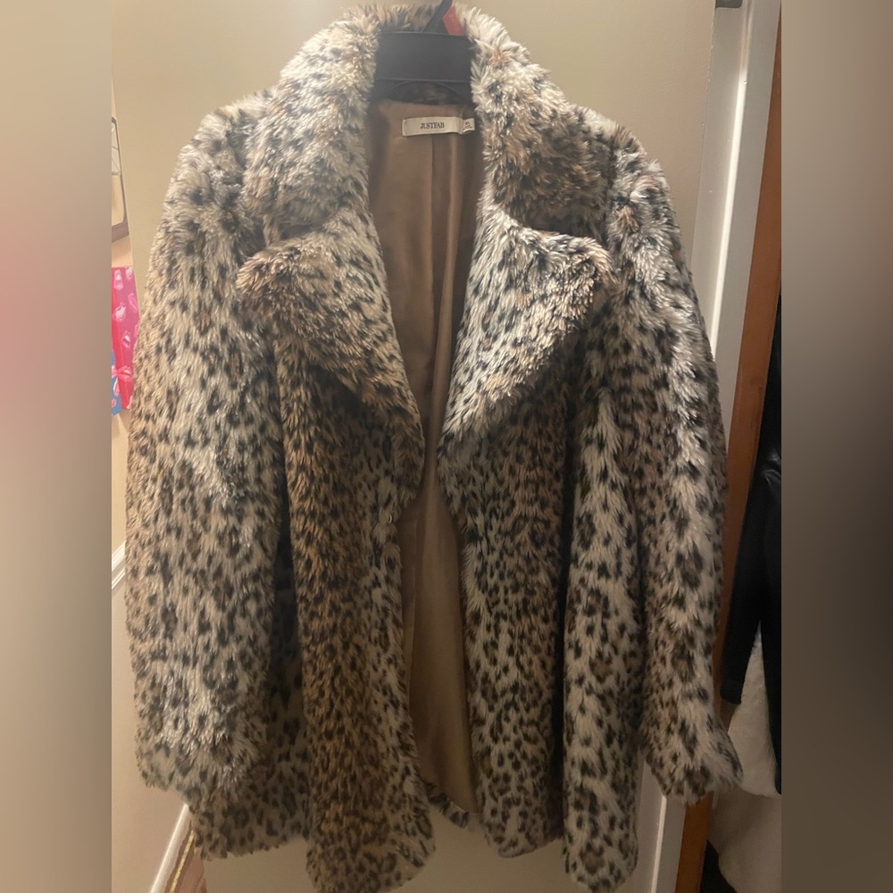 JustFab Leopard Faux Fur Coat – Size XL – Cozy Winter Jacket